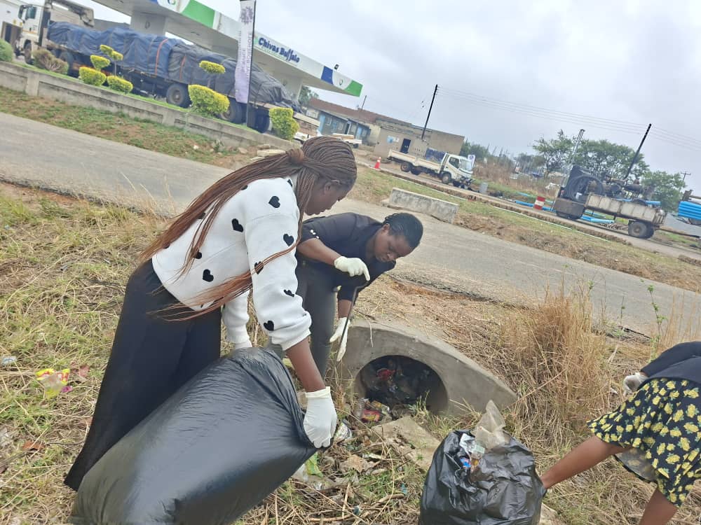 Hwedza RDC Refuse Collection Tractor